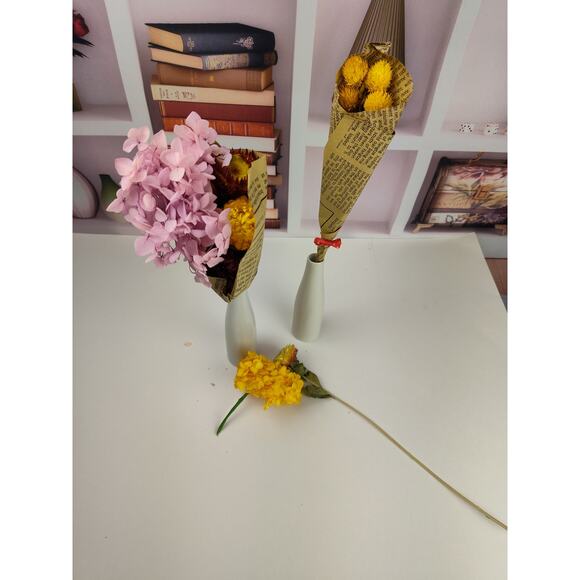 Dried Flower Bouquet with 2 Vases - Picture 1 of 4
